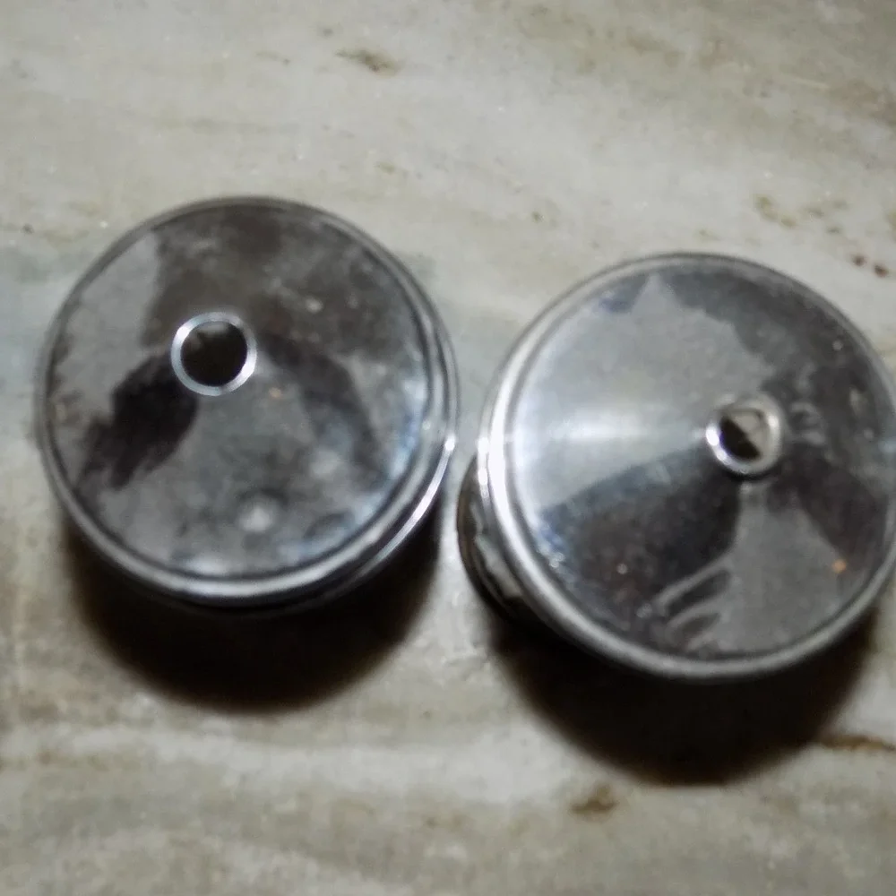 Measuring Device Corp Sugar Shakers Set of 2‎ Clear Ribbed Glass Good Vintage